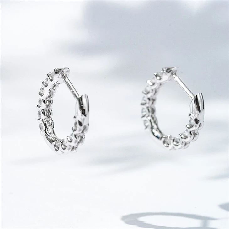 18K Gold Moissanite Hoop Earring